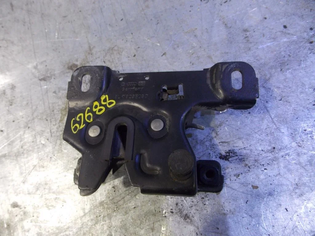 Замок капота Audi A6 (C5) 1997-2004  [8L0823509]  в Вологде