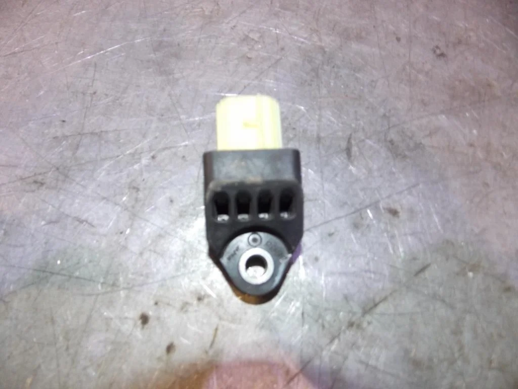 Датчик AIR BAG Toyota RAV 4 2006-2013  [8983133020]  в Вологде
