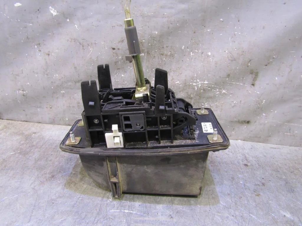 Кулиса КПП VW Passat (B5+) 2000-2005  [4B0713041K]  1.8T 20V AWM в Вологде