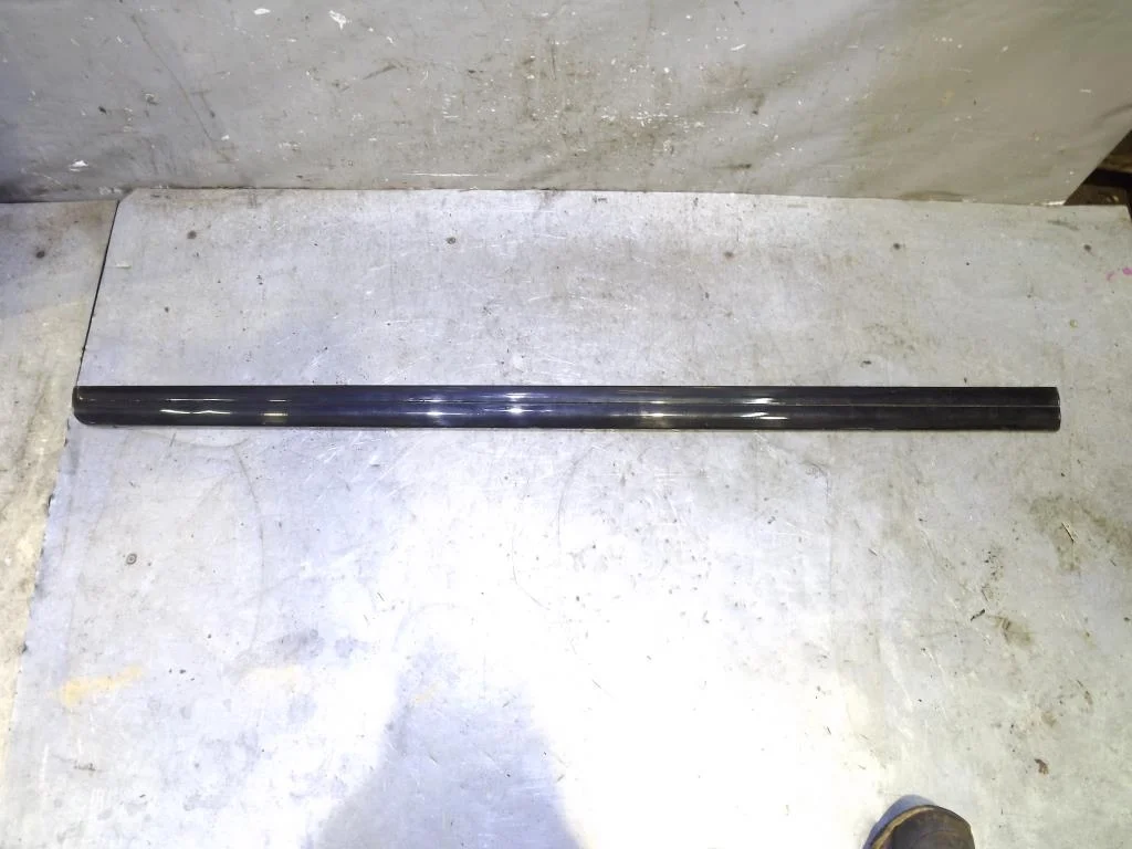 Молдинг передней левой двери VW Passat (B7) 2011-2015  [3AA854939GRU]  1.4 16V CAXC в Вологде