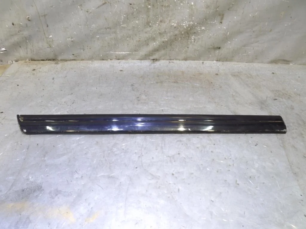 Молдинг задней правой двери VW Passat (B7) 2011-2015  [3AA854950GRU]  1.4 16V CAXC в Вологде