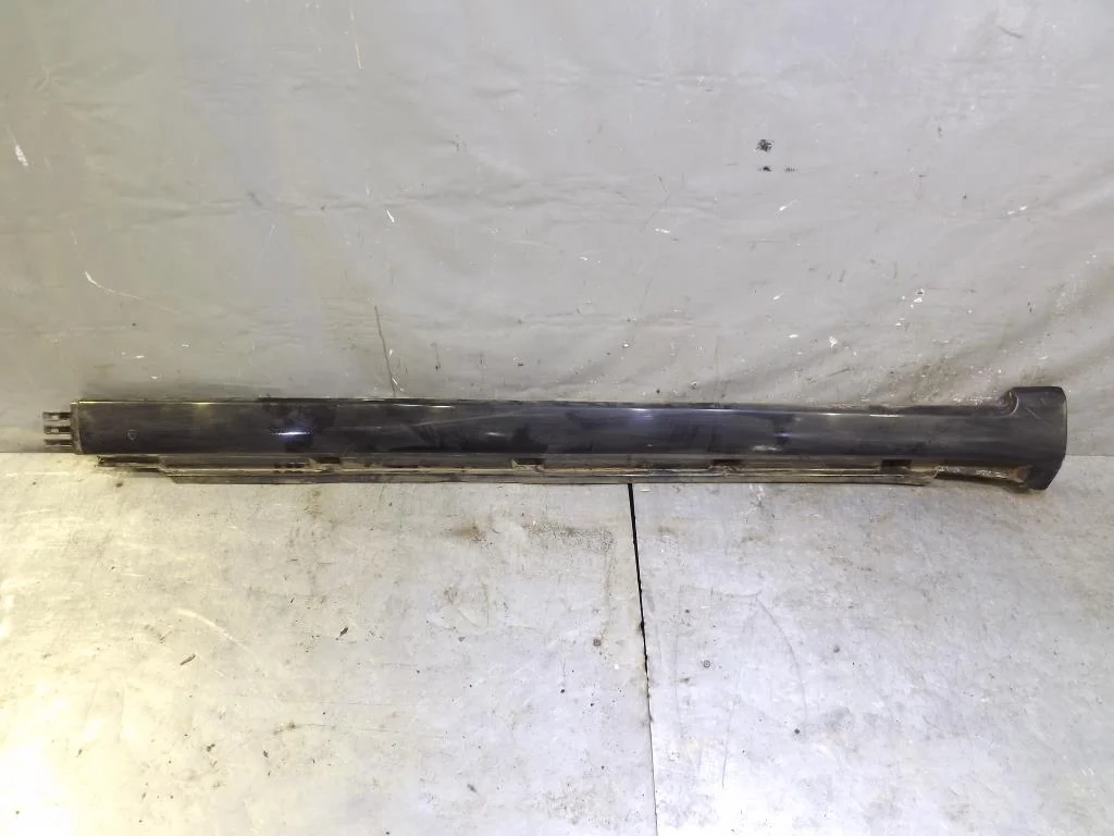 Накладка на порог (наружная) VW Passat (B7) 2011-2015  [3AA853092CGRU]  1.4 16V CAXC в Вологде