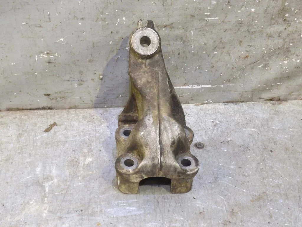 Кронштейн двигателя правый Mercedes Benz W140 1991-1999  [A1192234204]  4.2 V8 M 119.971 в Вологде