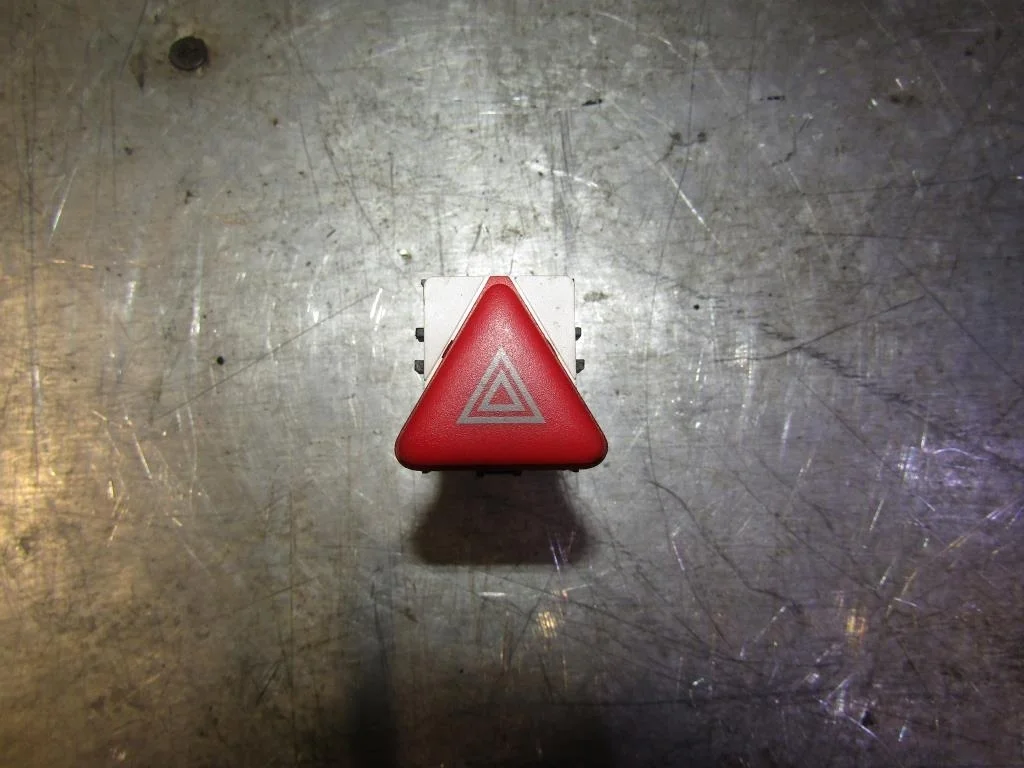 Кнопка аварийной сигнализации VW Transporter T5 2003-2015  [6Y0953235300]  в Вологде