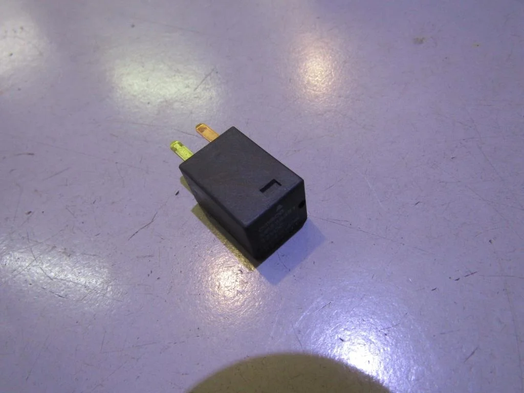 Реле Mitsubishi Lancer (CS) 2003-2006  [MR538851]  в Вологде