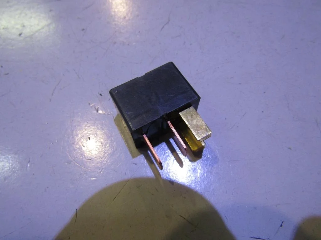 Реле Mitsubishi Outlander (CU) 2003-2009  [MR588567]  в Вологде