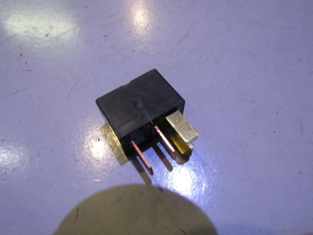 Реле Mitsubishi Outlander (CU) 2003-2009  [MR588567]  в Вологде