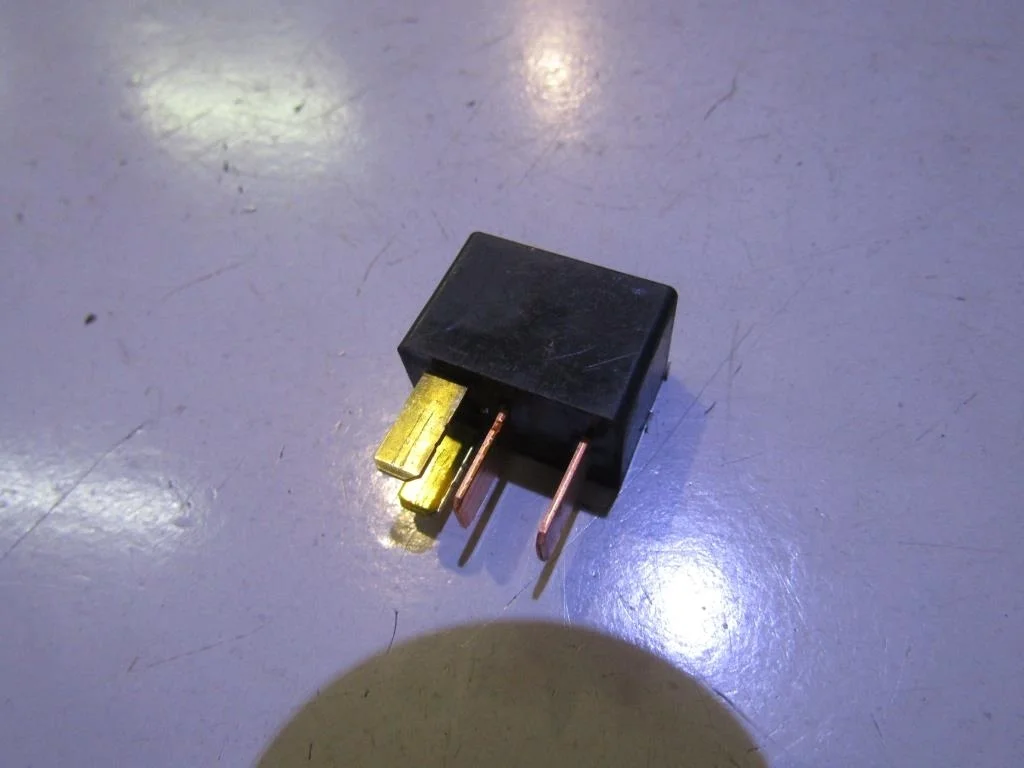 Реле Mitsubishi Outlander (CU) 2003-2009  [MR588567]  в Вологде