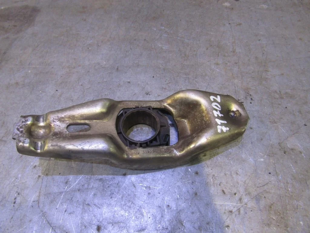 Вилка сцепления Audi 80 \90 (B3) 1986-1991  [012141719B]  в Вологде