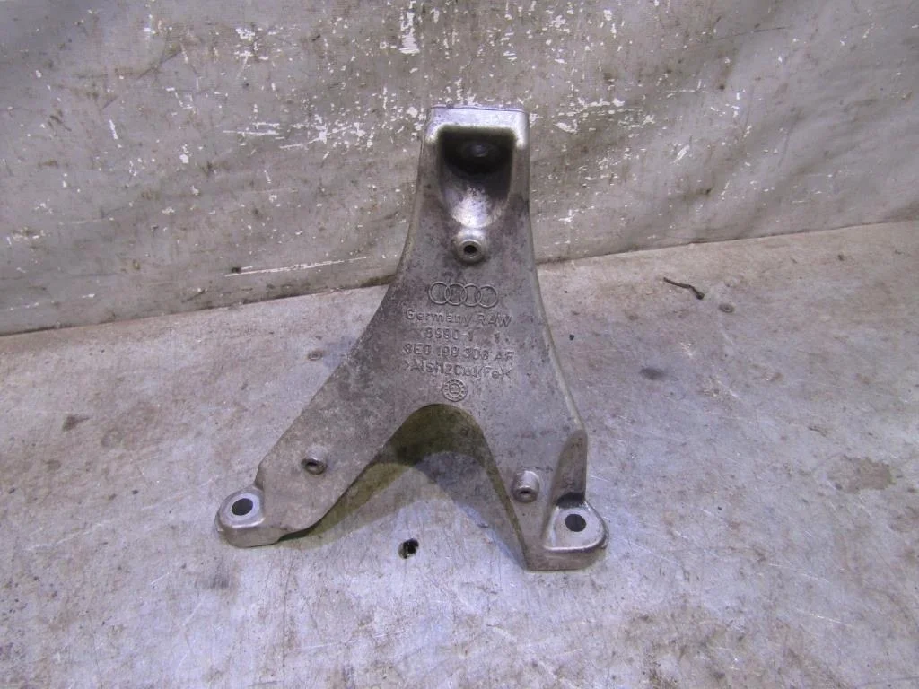Кронштейн двигателя правый Audi A4 (B7) 2005-2007  [8E0199308AF]  в Вологде