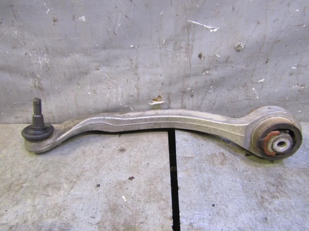 Рычаг передний нижний левый Audi A4 (B7) 2005-2007  [8E0407693AL]  в Вологде