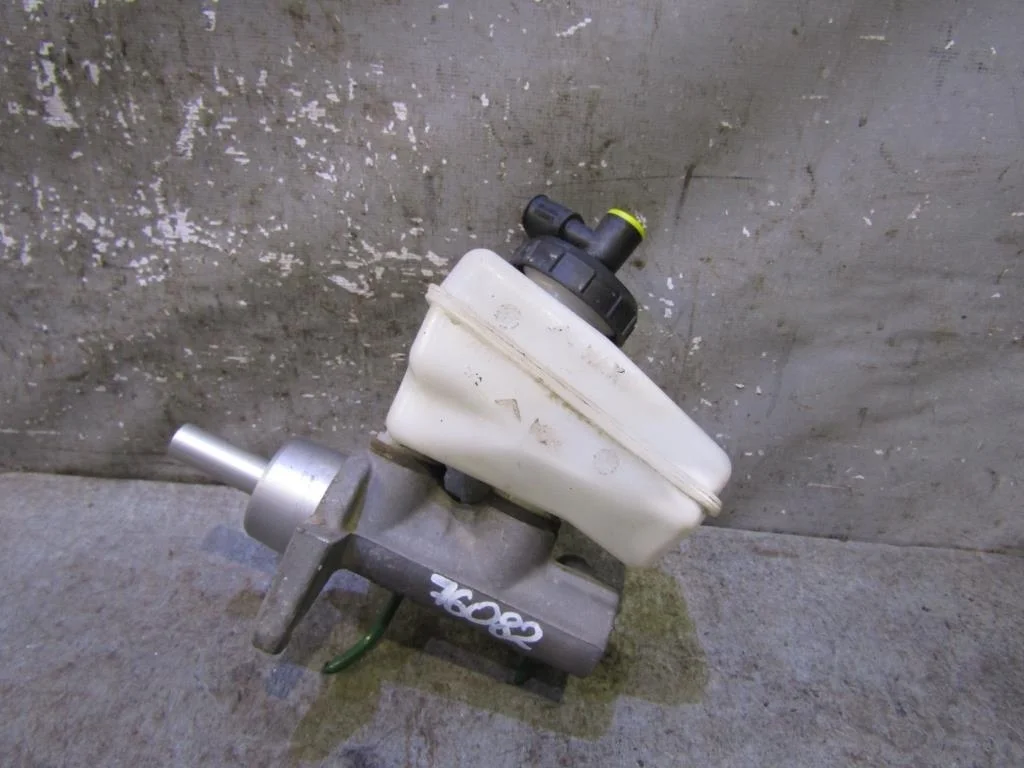 Цилиндр тормозной главный Renault Sandero 2009-2014  [6001551028]  1.4. 8V K7J710 в Вологде