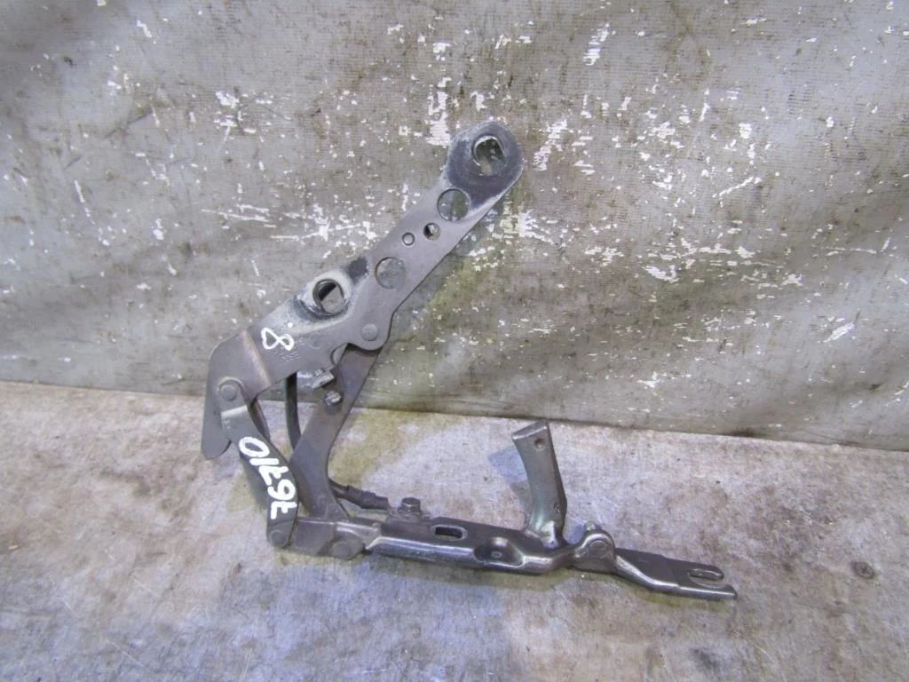 Петля капота левая BMW X3 E83 2004-2010  [41613452843]  в Вологде