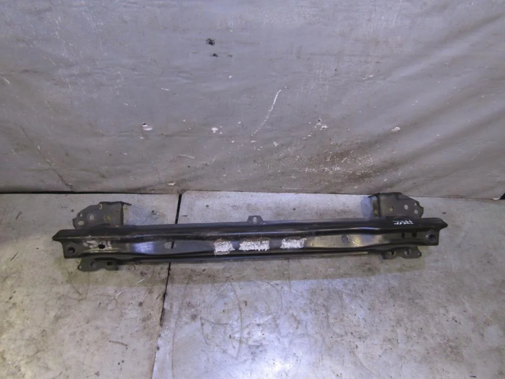 Усилитель переднего бампера VW Touareg 2002-2010  [7L0807109E]  4.2 V8 AXQ в Вологде