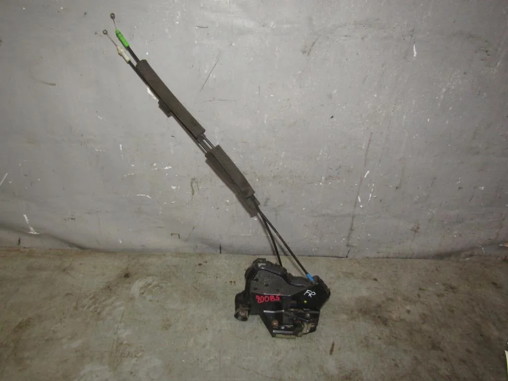 Замок двери передней правой Toyota Camry CV3 2001-2006  [6903033231]  2.4 16V 	2AZFE в Вологде