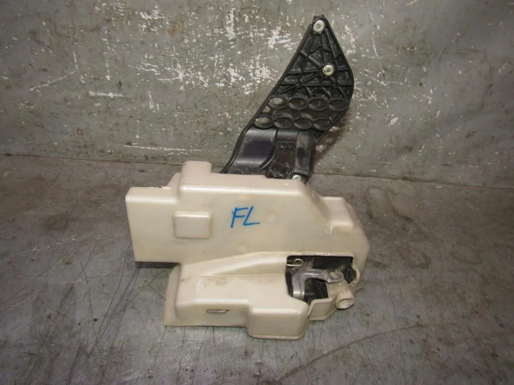 Замок двери передней левой Porsche Cayenne 2003-2010  [3D1837015AC]  4.8 V8 M4851 (500 HP) в Вологде