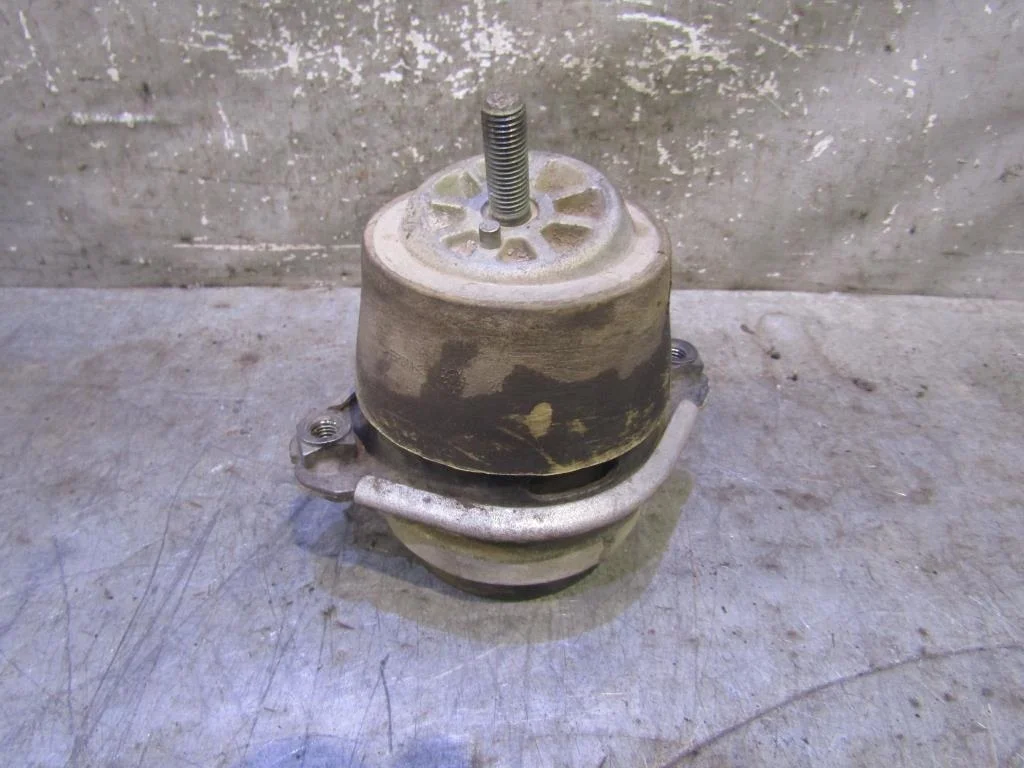 Опора двигателя правая Porsche Cayenne 2003-2010  [94837505001]  4.8 V8 M4851 (500 HP) в Вологде