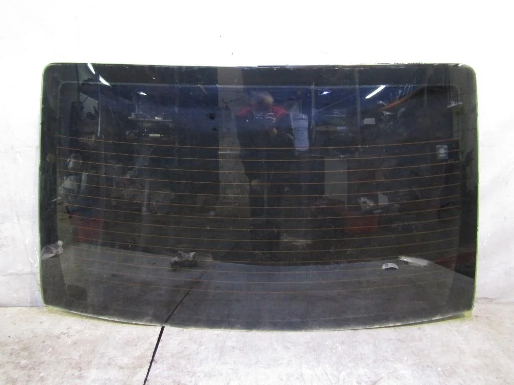 Стекло заднее Ford Focus I 1998-2004  [1090399]  1.6 8V CDDA в Вологде