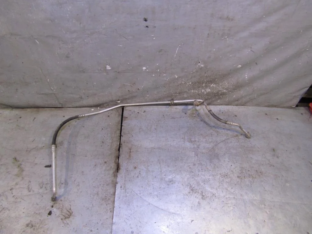 Трубка кондиционера Ford Focus I 1998-2004  [1 339 596]  1.6 8V CDDA в Вологде