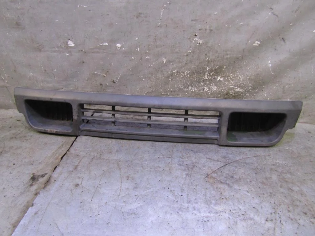 Решетка в бампер центральная VW Transporter T5 2003-2015  [7H0807719]  в Вологде