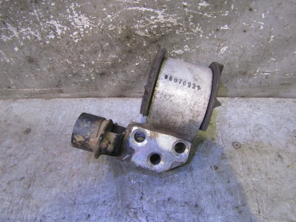 Опора двигателя правая Hyundai Accent II (+ТАГАЗ) 2000-2012   [2181025110]  1.5 G4EC в Вологде