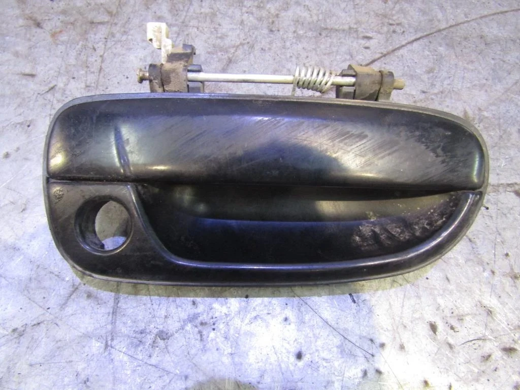Ручка двери передней наружная правая Hyundai Accent II (+ТАГАЗ) 2000-2012   [8266025000]  1.5 G4EC в Вологде