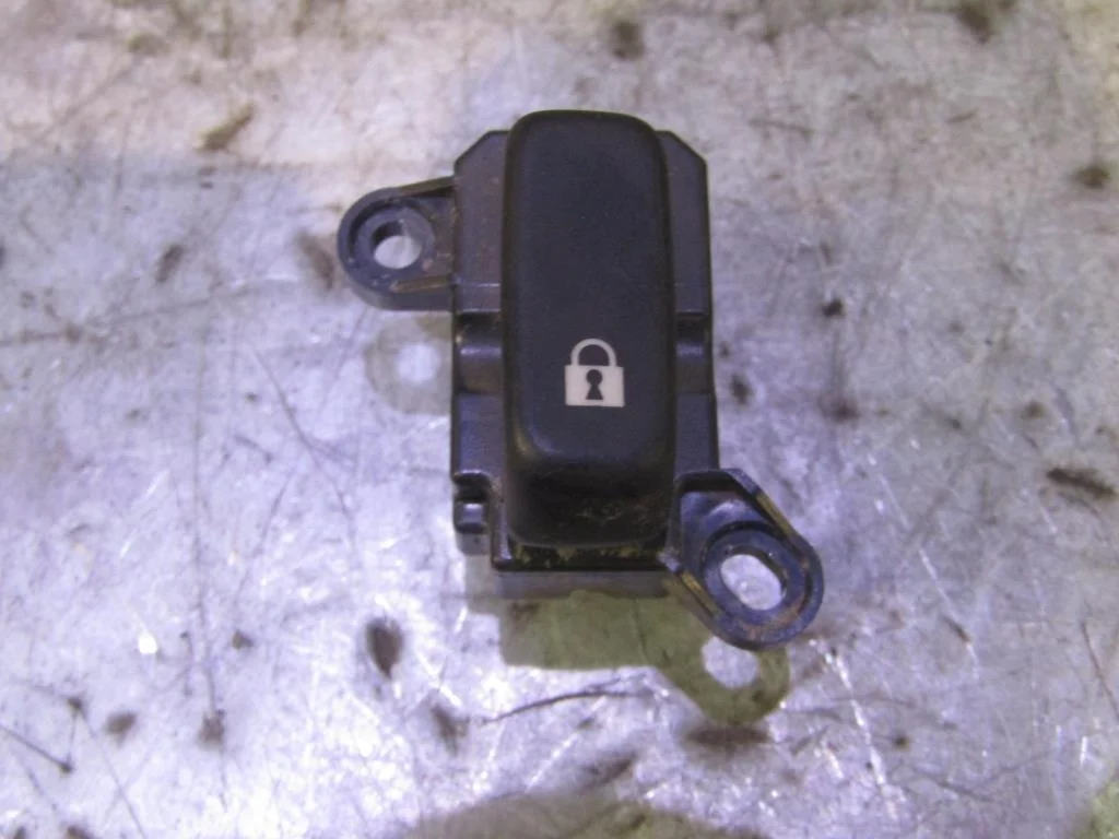 Кнопка центрального замка Mazda CX 7 2007-2012  [EG2466660]  2.3 16V ТУРБО в Вологде