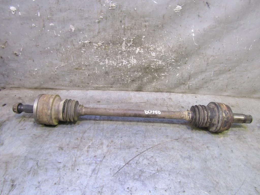 Полуось задняя Mercedes Benz W203 2000-2006  [A2033501610]  2.0 M111.955 в Вологде