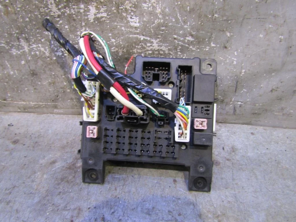 Блок предохранителей Mitsubishi Outlander XL (CW) 2006-2012  [8637A313]  3.0 24V 6B31 в Вологде