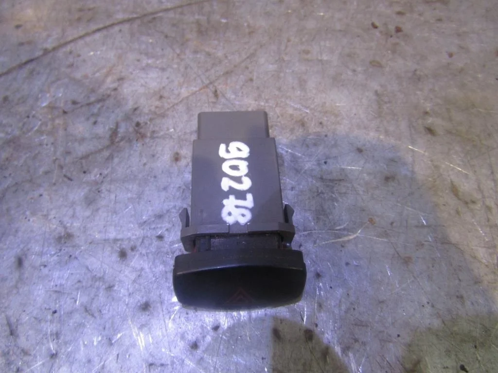 Кнопка аварийной сигнализации Chevrolet Lacetti 2004-2013  [96551005]  1.4 16V F14D3 в Вологде