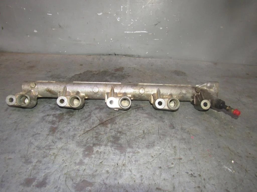 Рейка топливная (рампа) Mazda CX 7 2007-2012  [L3K913150B]  2.3 16V ТУРБО в Вологде