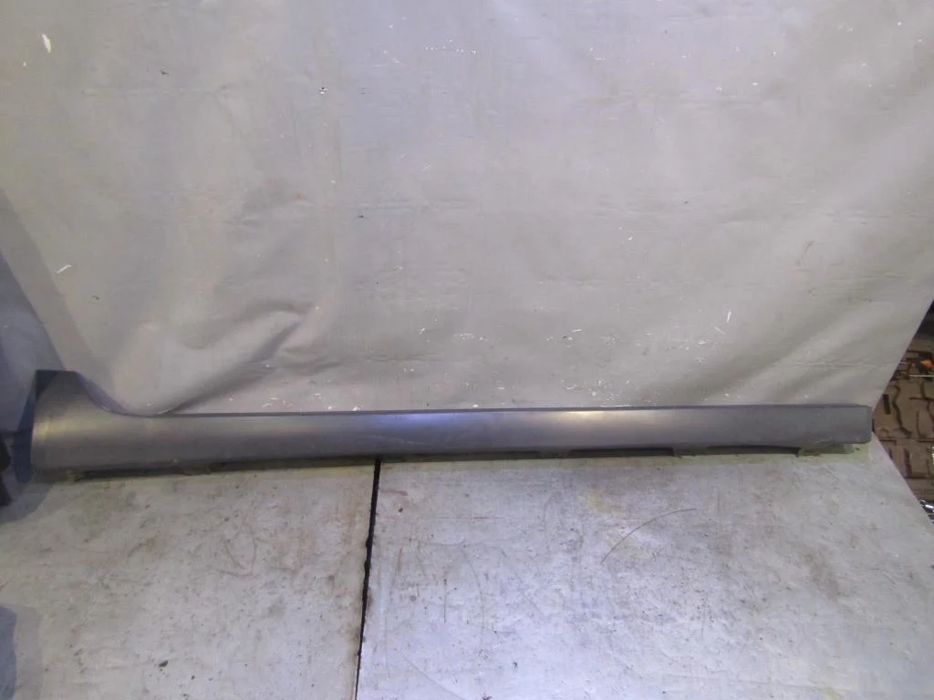 Накладка на порог (наружная) Audi Allroad quattro 2005-2012  [4F9853860V7W]  2.7TDI BPP в Вологде