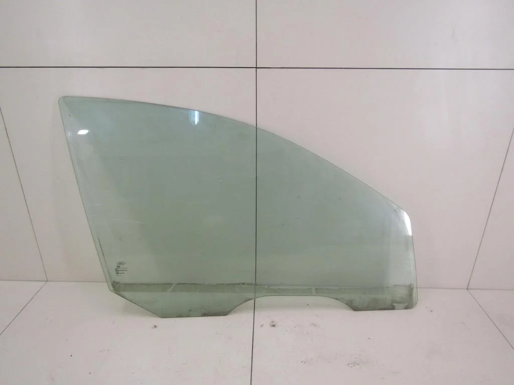 Стекло двери передней правой Ford Focus I 1998-2004  [1088904]  1.6 8V CDDA в Вологде