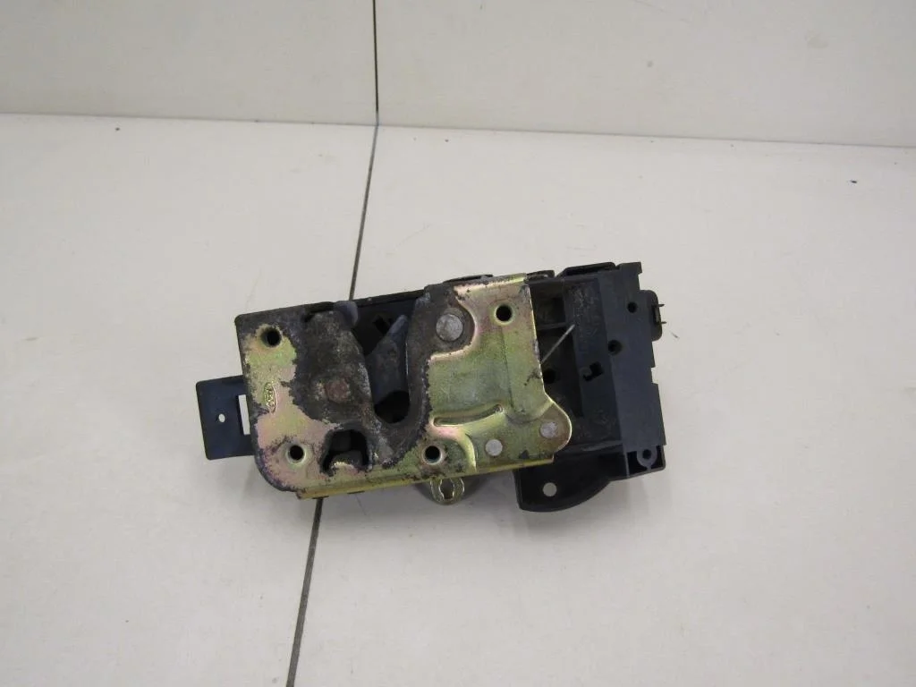 Замок двери задней левой Ford Focus I 1998-2004  [4698324]  1.6 8V CDDA в Вологде