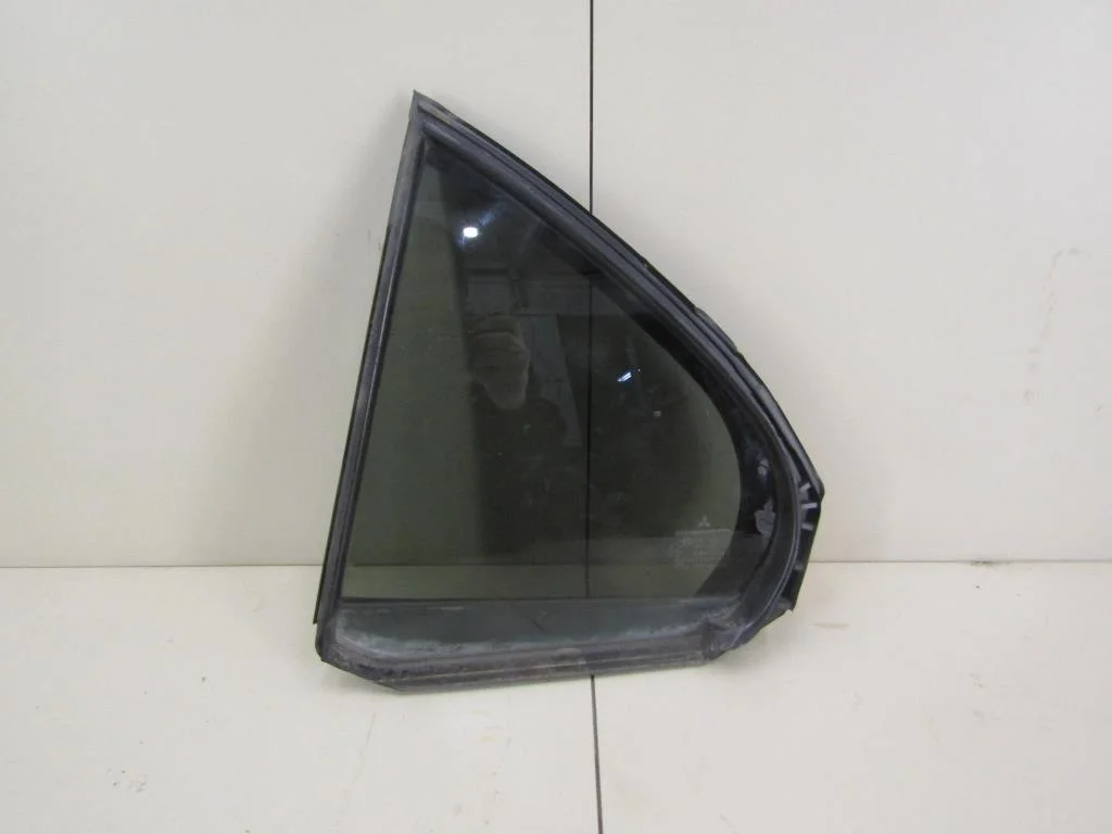 Стекло двери задней левой (форточка) Mitsubishi Lancer (CX, CY) 2007-нв  [5740A017]  1.5 16V 4A91 в Вологде