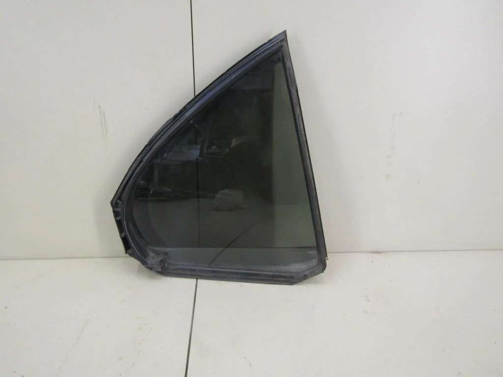 Стекло двери задней правой (форточка) Mitsubishi Lancer (CX, CY) 2007-нв  [5740A018]  1.5 16V 4A91 в Вологде