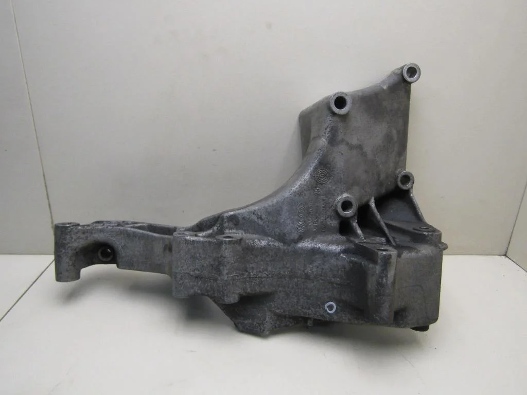 Кронштейн генератора VW Transporter T4 1996-2003  [074145169F]  2.4-2.5 в Вологде