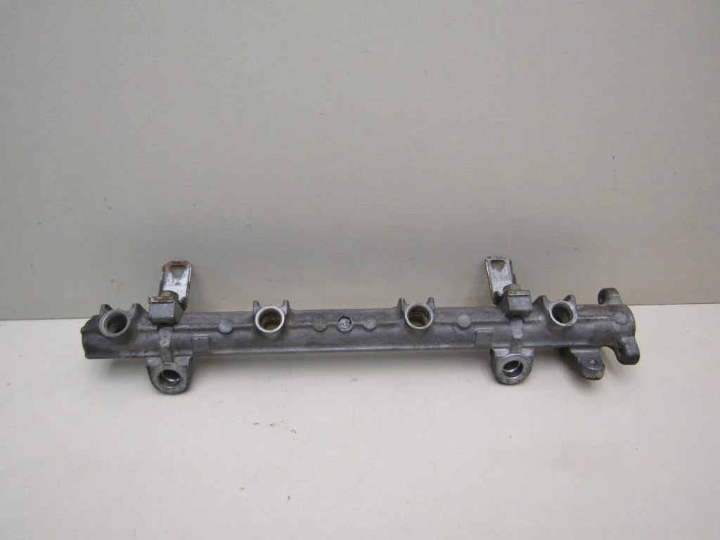 Рейка топливная (рампа) Mitsubishi Lancer (CS) 2003-2006  [MR420461]  1.6 16V 4G18 в Вологде