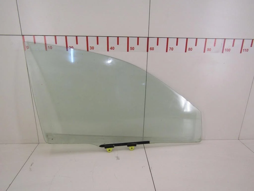 Стекло двери передней правой Mitsubishi Lancer (CS) 2003-2006  [MR525732]  1.6 16V 4G18 в Вологде