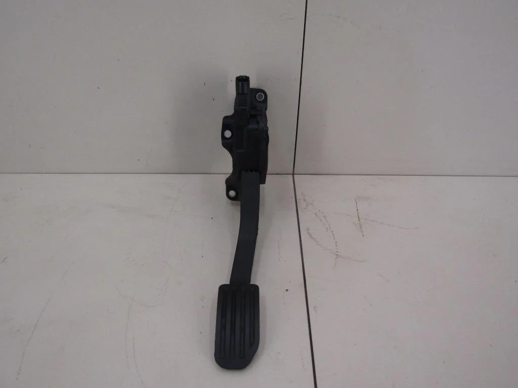 Педаль газа Volvo S60 2010>  [31329062]  2.0 16V B4204T11 в Вологде