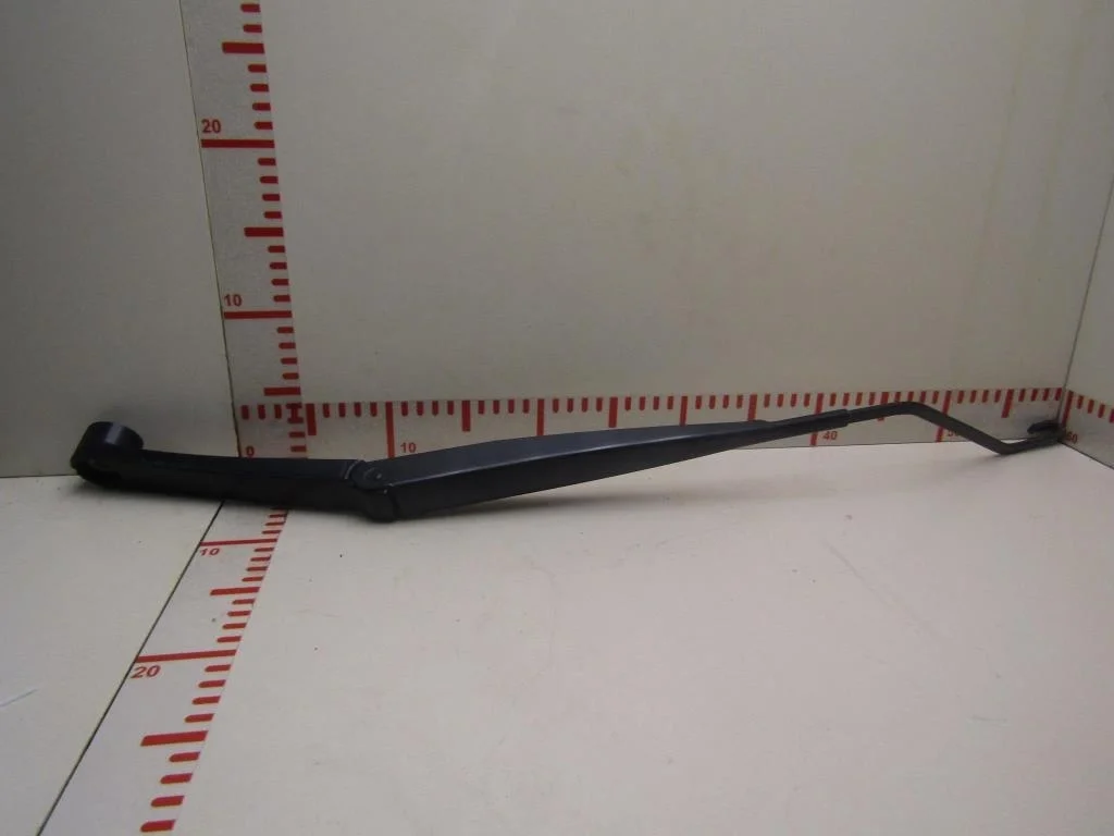 Поводок стеклоочистителя передний правый Chevrolet Cruze 2009-2016  [95971329]  1.6 F16D3 в Вологде