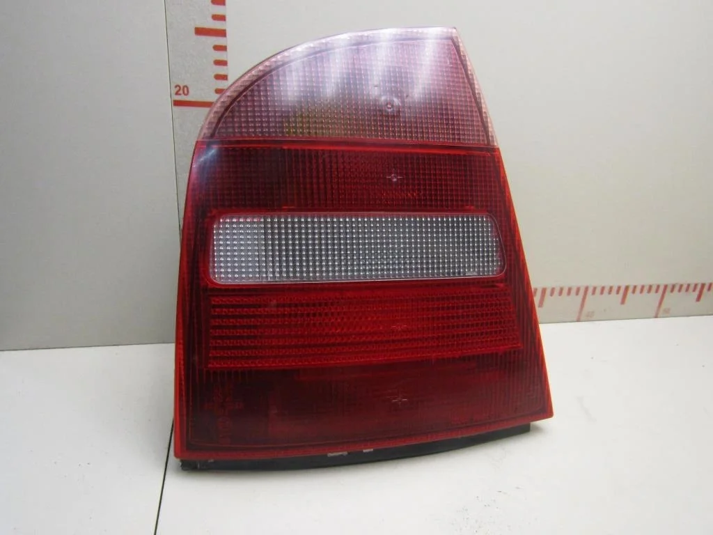 Фонарь задний левый Skoda Octavia 1997-2000  [1U6945111]  в Вологде