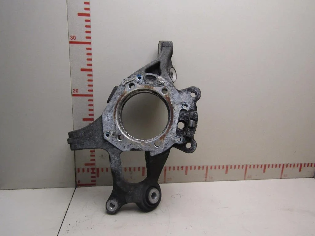 Кулак поворотный задний правый Mercedes Benz W219 CLS 2004-2010  [A2113508408]  3.0 V6 642.920 в Вологде