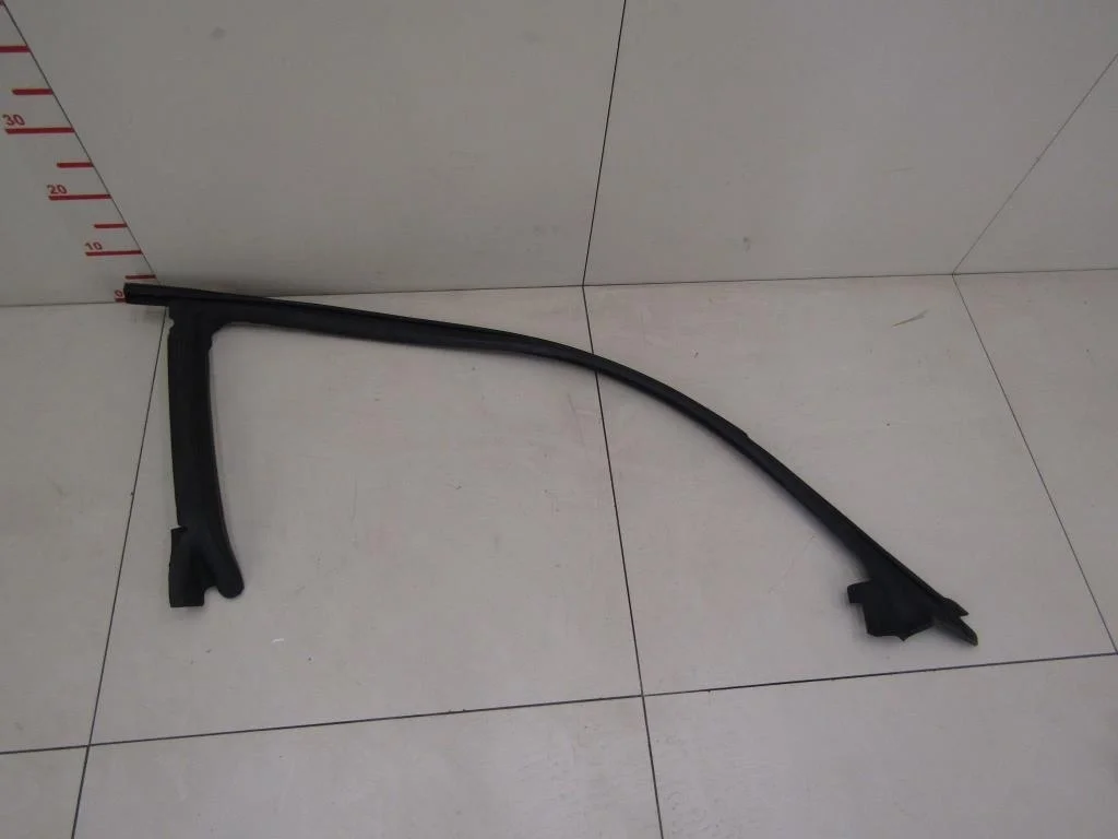 Уплотнитель двери Mercedes Benz W219 CLS 2004-2010  [A2197200254]  3.0 V6 642.920 в Вологде