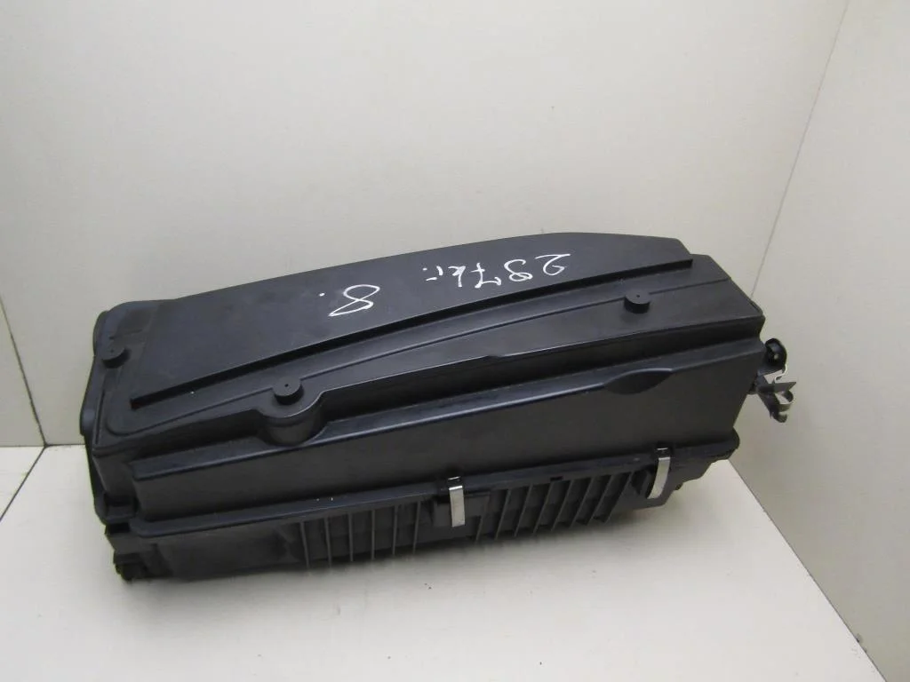 Корпус воздушного фильтра Mercedes Benz W203 2000-2006  [A6460901201]  2.2 в Вологде