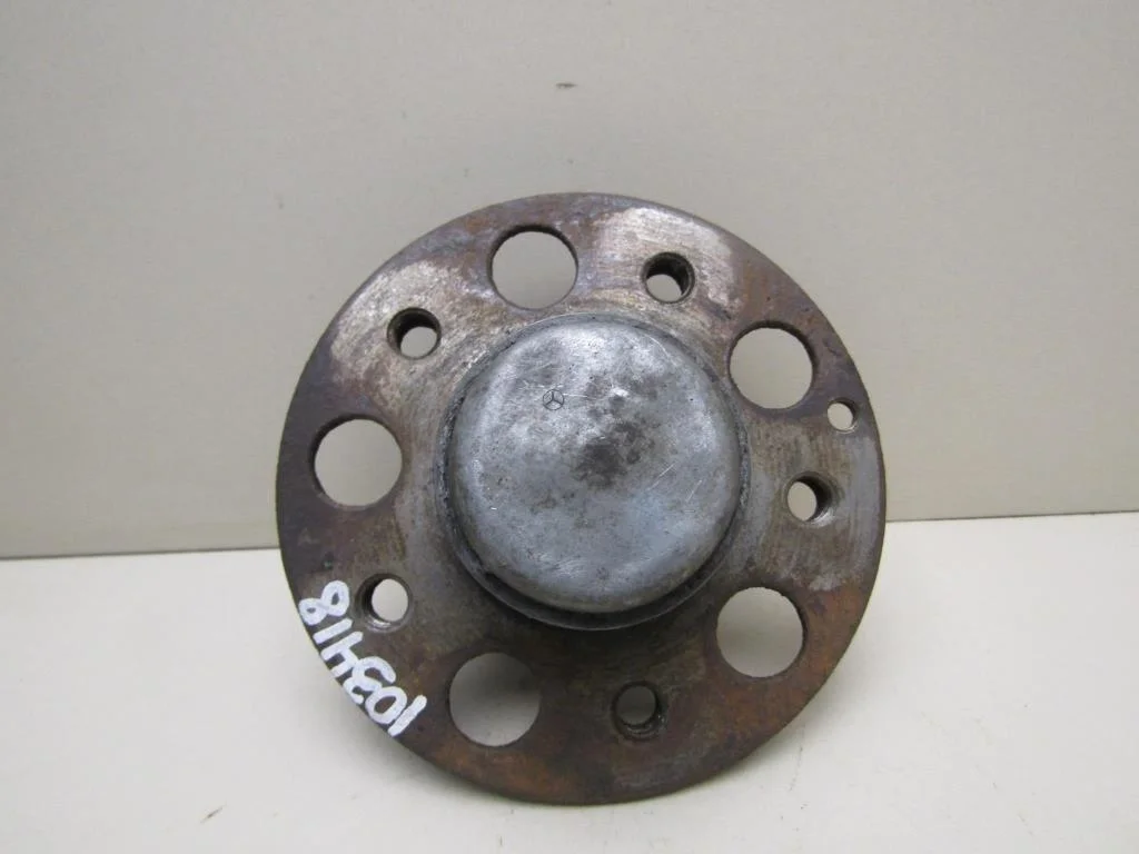 Ступица передняя Mercedes Benz W203 2000-2006  [A2093300325]  в Вологде