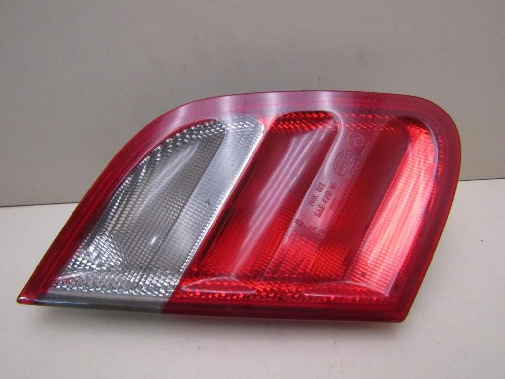 Фонарь задний внутренний левый Mercedes Benz C208 CLK coupe 1997-2002   [A2088200564]  в Вологде