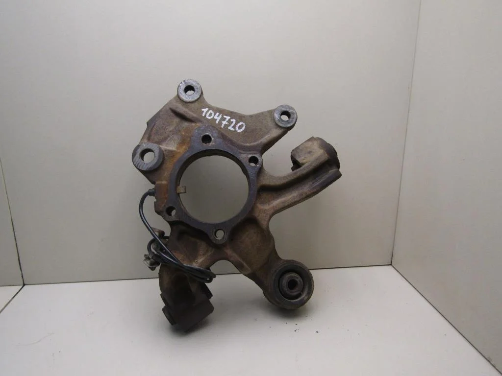Кулак поворотный задний правый Suzuki Grand Vitara 2006-2015  [4611079K00]  2.0  J20A в Вологде