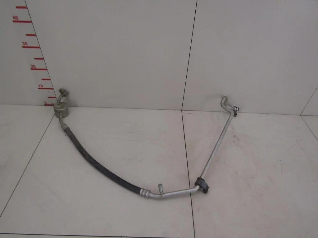 Трубка кондиционера Suzuki Grand Vitara 2006-2015  [9571064J30]  2.0  J20A в Вологде