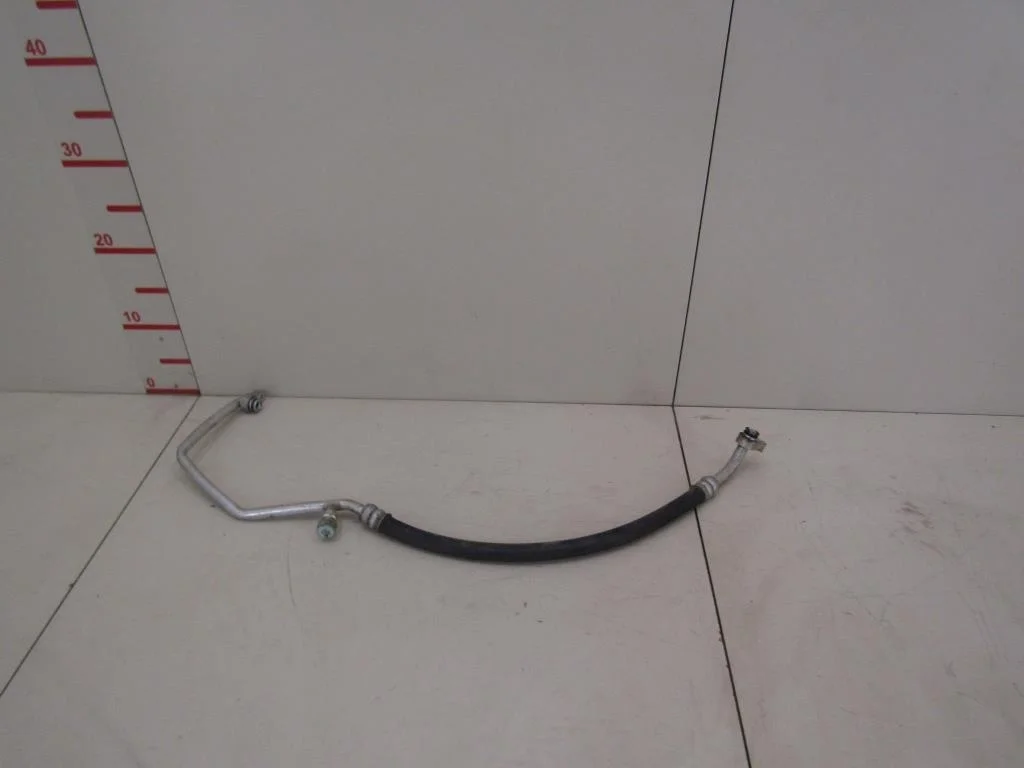 Трубка кондиционера Suzuki Grand Vitara 2006-2015  [9572064J20]  2.0  J20A в Вологде